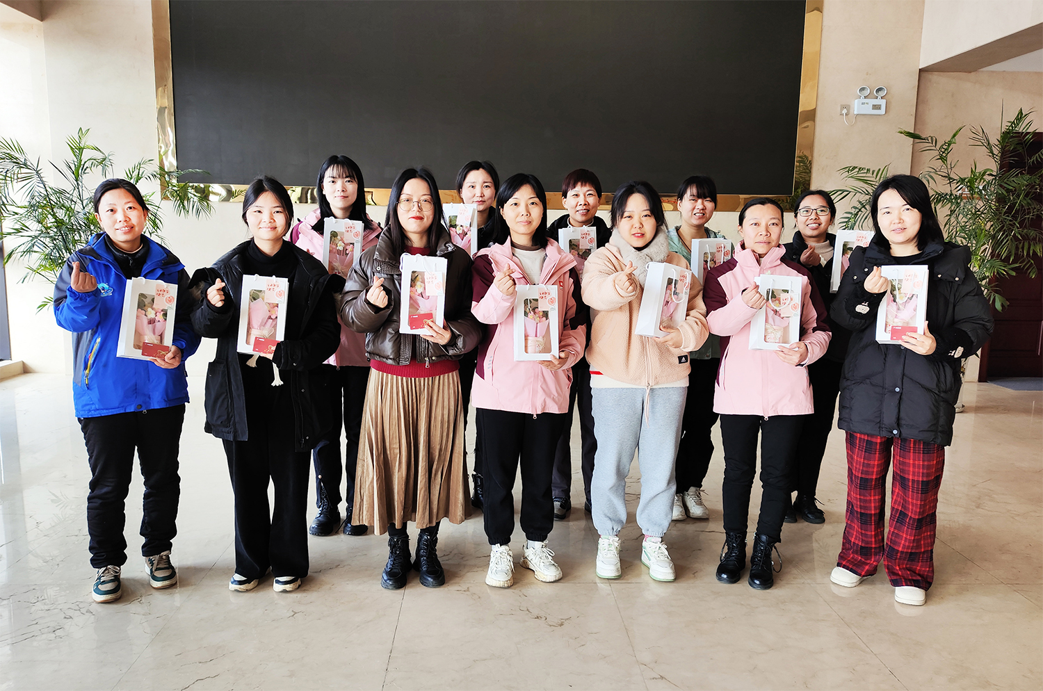 人間最美三月天，春花爛漫展新顏